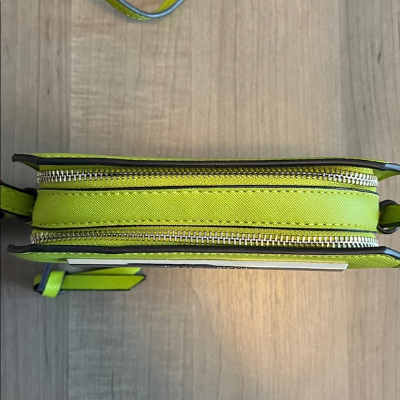 Steve Madden Neon Green Crossbody Bag - Picture 2 of 4